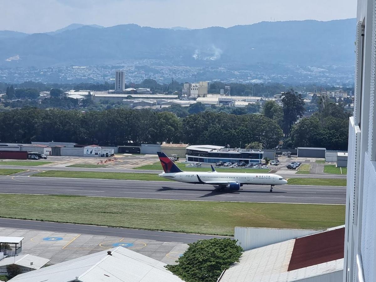 Апартаменты Amazing Aircrafts Views In Front Of Airport Гватемала Экстерьер фото